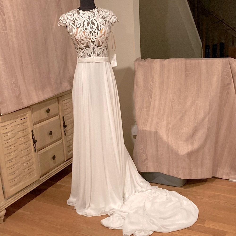 Illusion lace bodice chiffon skirt wedding dress Sz 6